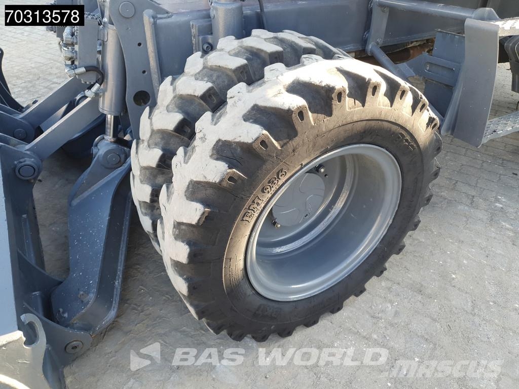 Takeuchi TB295 W Excavadoras de ruedas