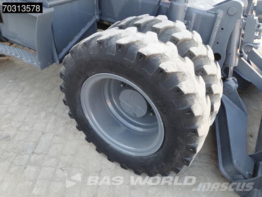 Takeuchi TB295 W Excavadoras de ruedas