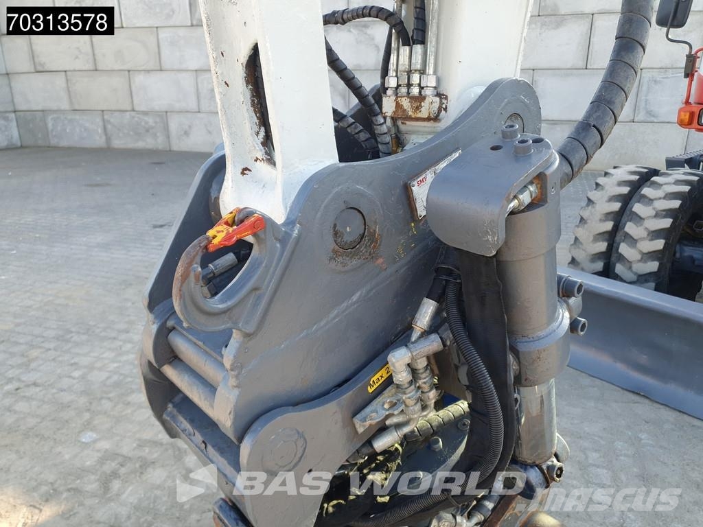 Takeuchi TB295 W Excavadoras de ruedas