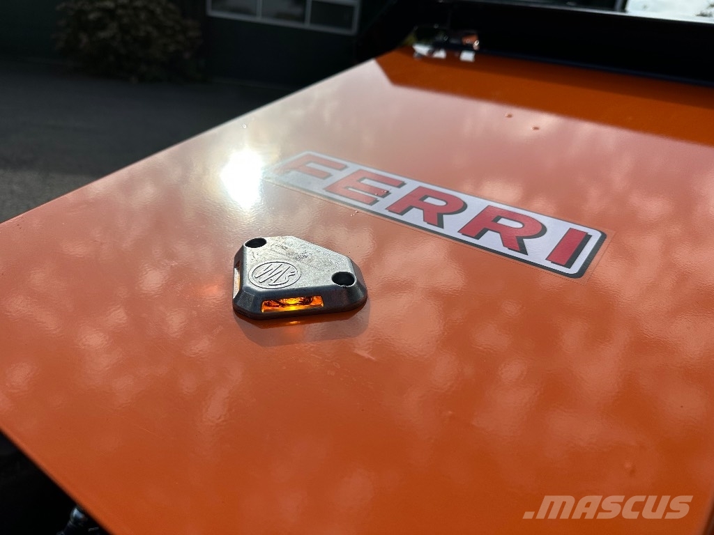 Ferri DEMO iCut 3.60 radiografische klepelmaaier talud ユーティリティーツールキャリア