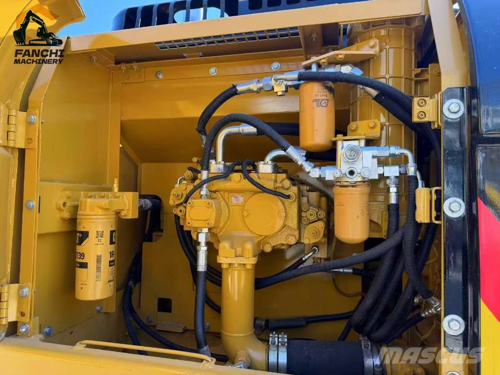 CAT 330D2L Bageri guseničari