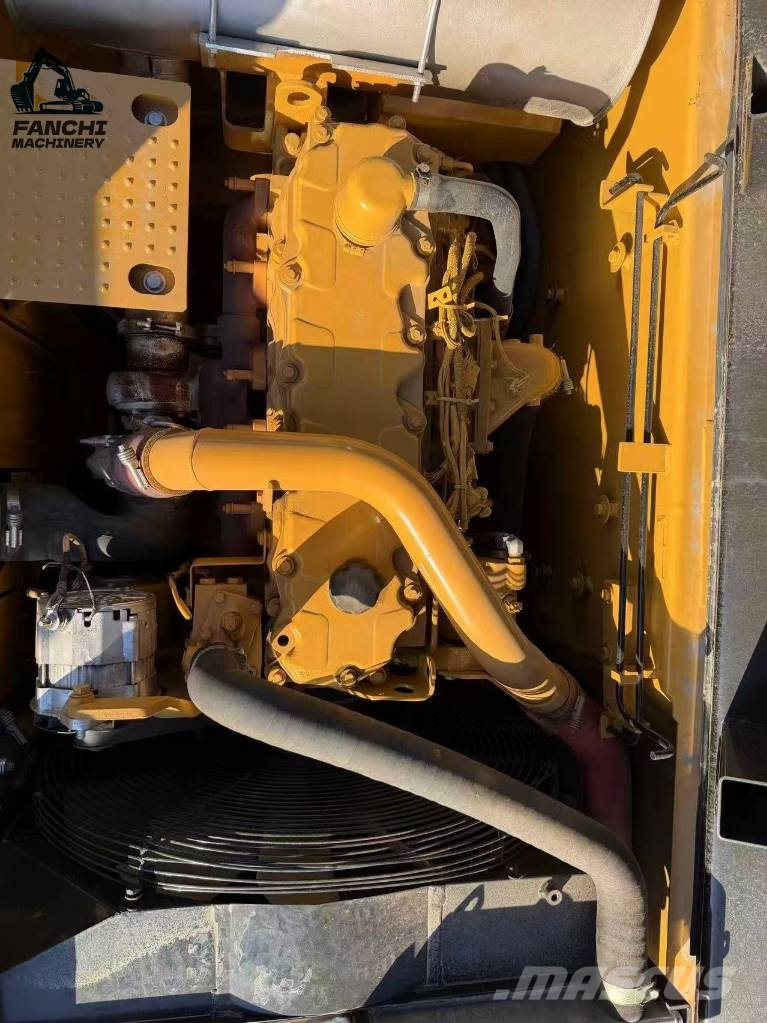 CAT 330D2L Bageri guseničari