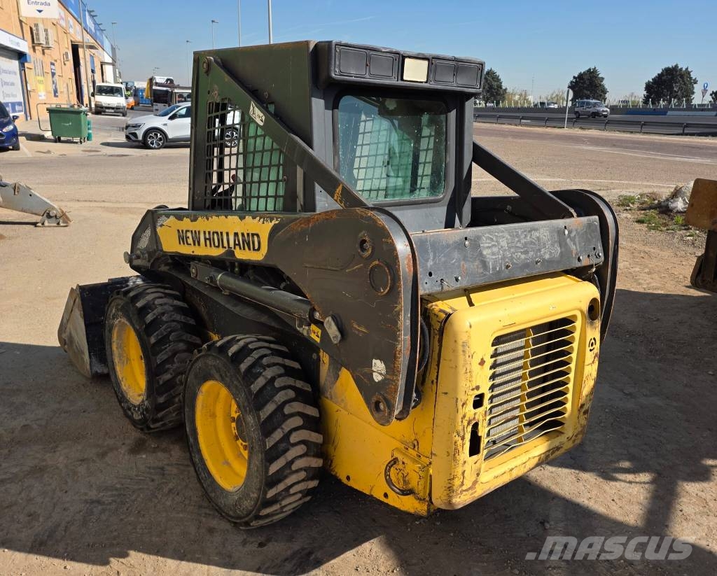 New Holland L 150 Skid steer loaders