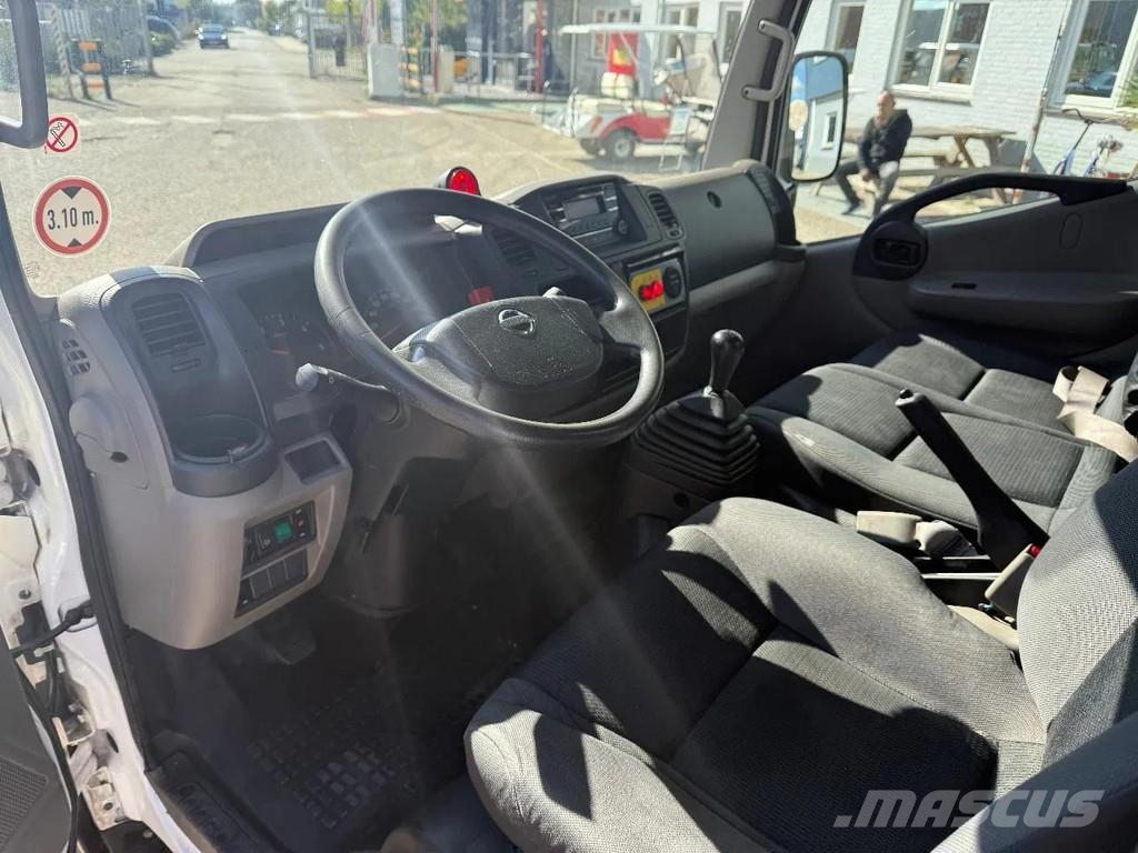 Nissan 35-12 PALFINGER HOOGWERKER 20 METER المنصات الهوائية المثبتة على شاحنة