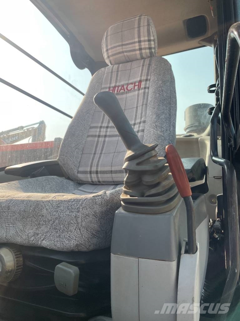 Hitachi ZX 130 Lánctalpas kotrók