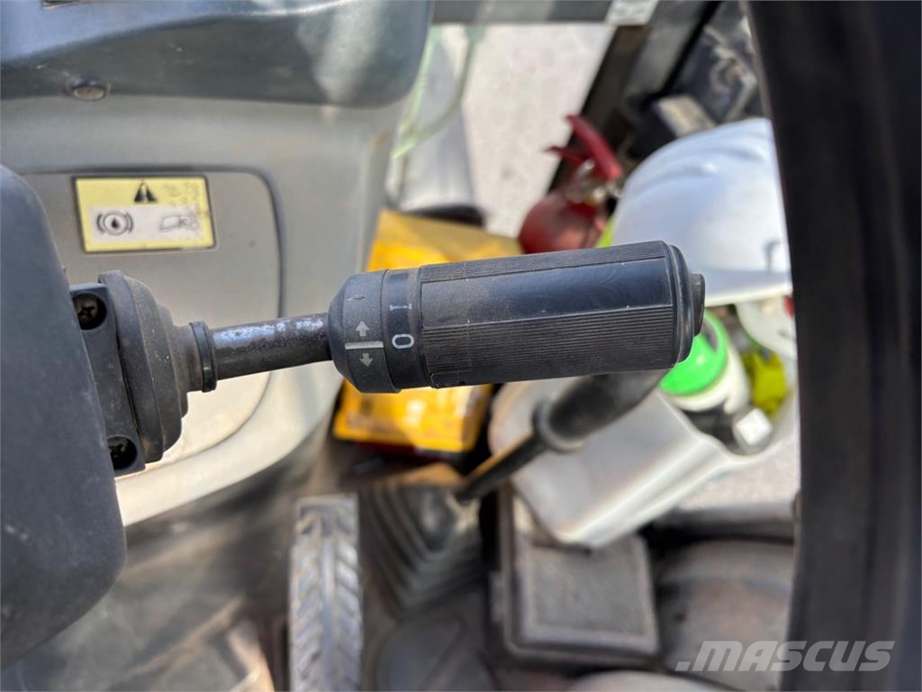 New Holland LB 110 B - 4BT 4X4 معدات البناء - غير ذلك