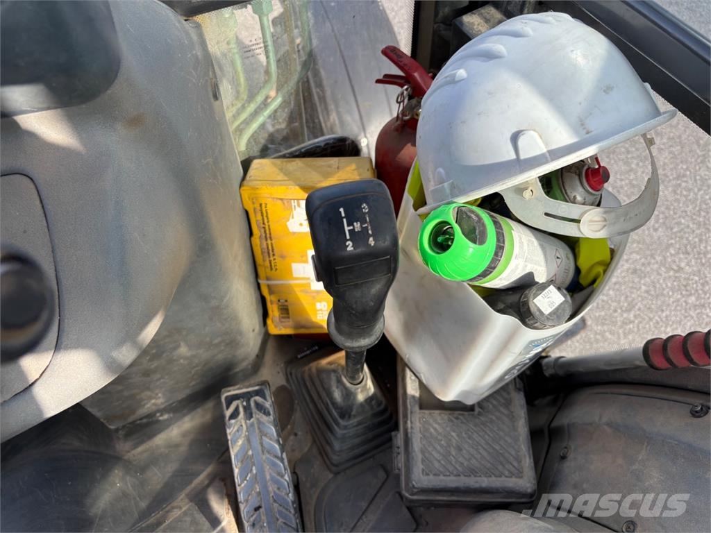New Holland LB 110 B - 4BT 4X4 معدات البناء - غير ذلك
