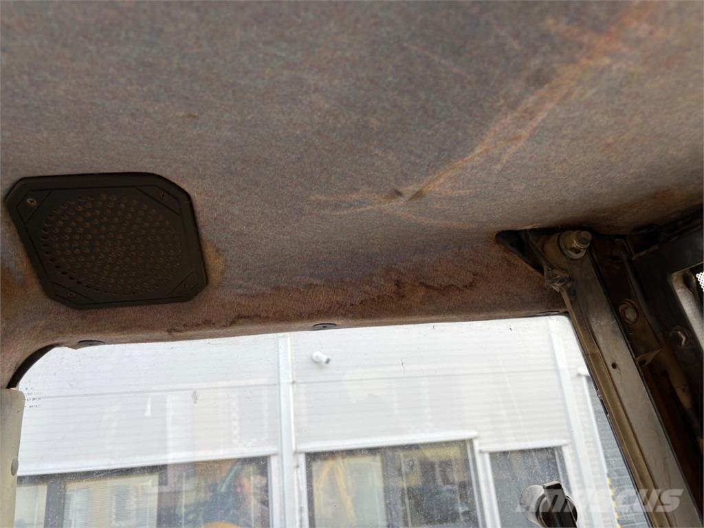 New Holland LB 110 B - 4BT 4X4 معدات البناء - غير ذلك