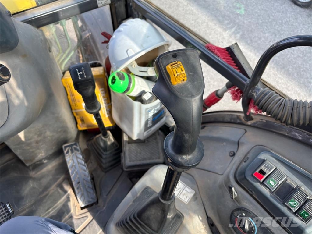 New Holland LB 110 B - 4BT 4X4 معدات البناء - غير ذلك