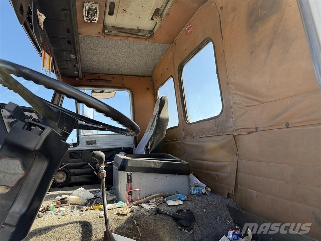VIN 763 - LIAZ 151.260 reťazový naťahovač kontajnerov Скиповые погрузчики