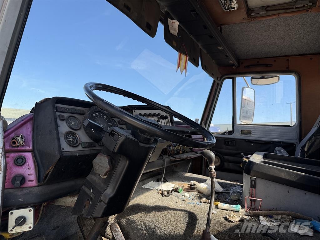 VIN 763 - LIAZ 151.260 reťazový naťahovač kontajnerov Скиповые погрузчики