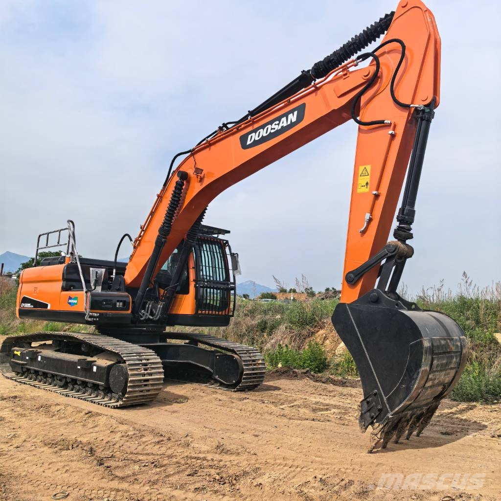 Doosan DX 225 LC Bagri goseničarji