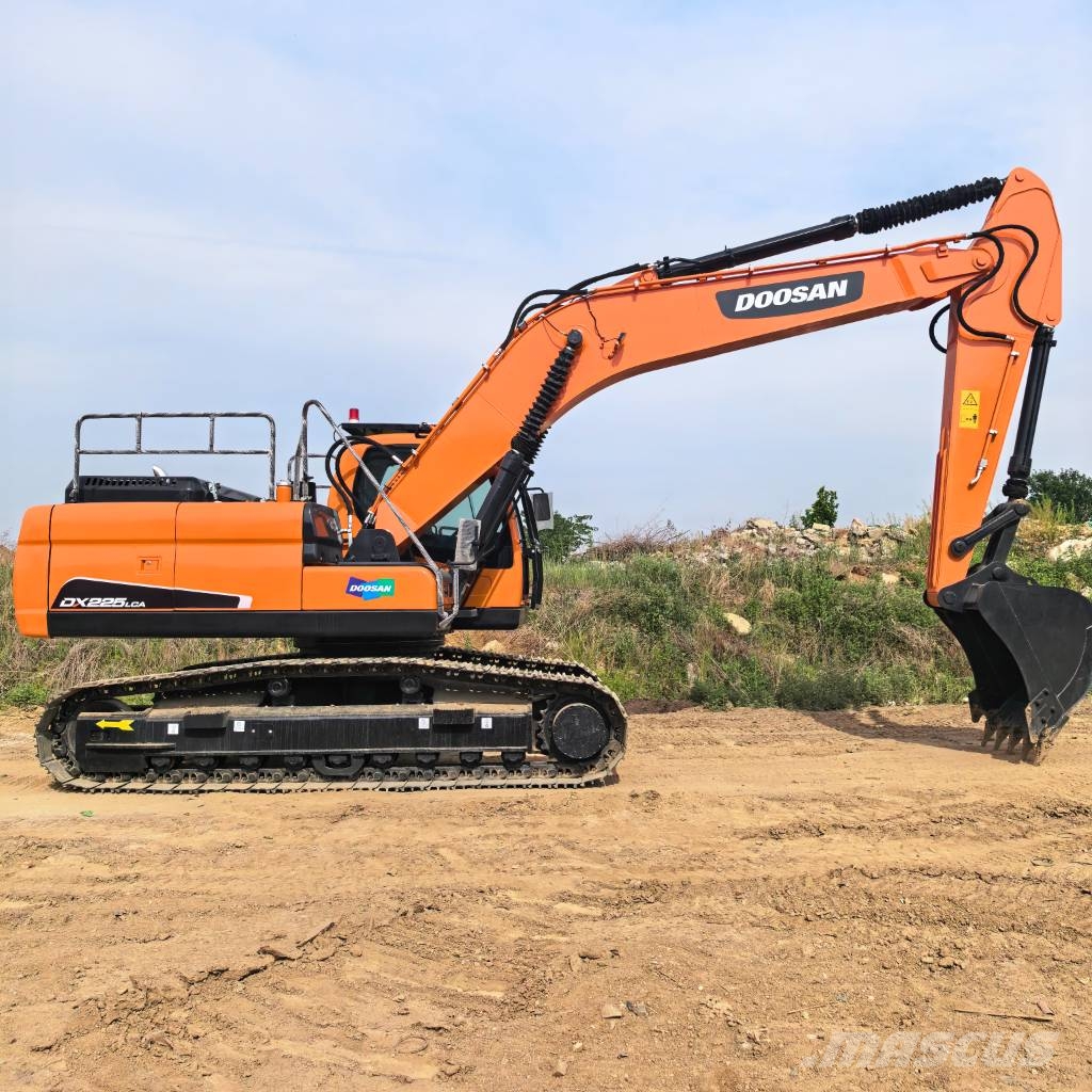Doosan DX 225 LC Bagri goseničarji