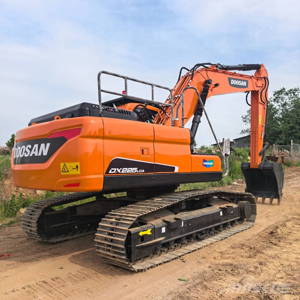 Doosan DX 225 LC Bagri goseničarji