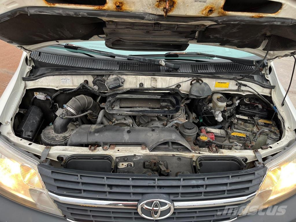 Toyota HiAce 4x4 Furgonetas de caja cerrada