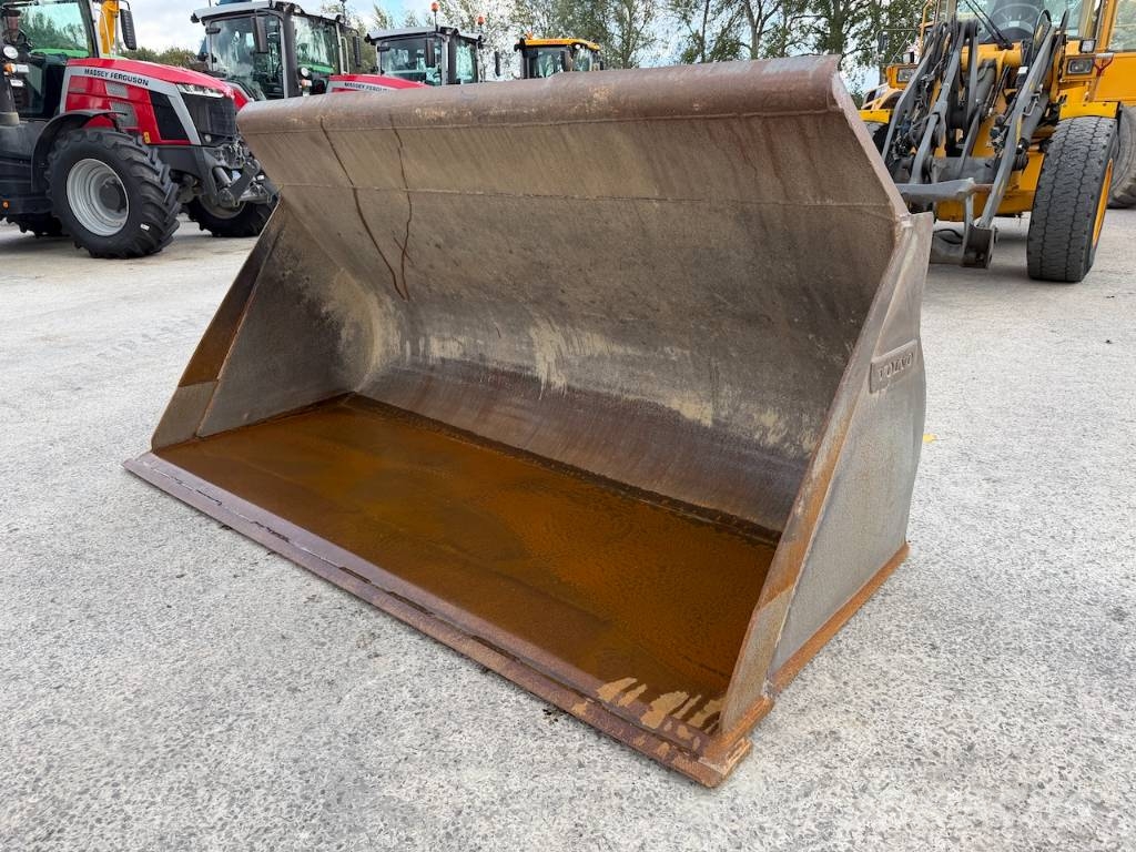 Volvo Loading bucket 267cm Volvo q/c connection Kausi