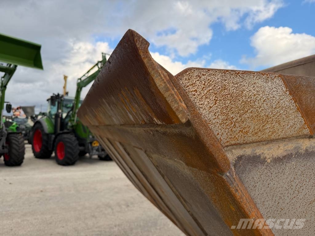 Volvo Loading bucket 267cm Volvo q/c connection Kausi