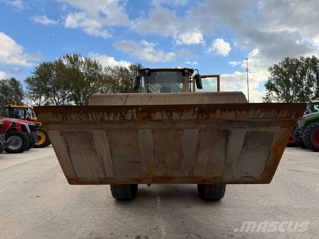 Volvo Loading bucket 267cm Volvo q/c connection Kausi