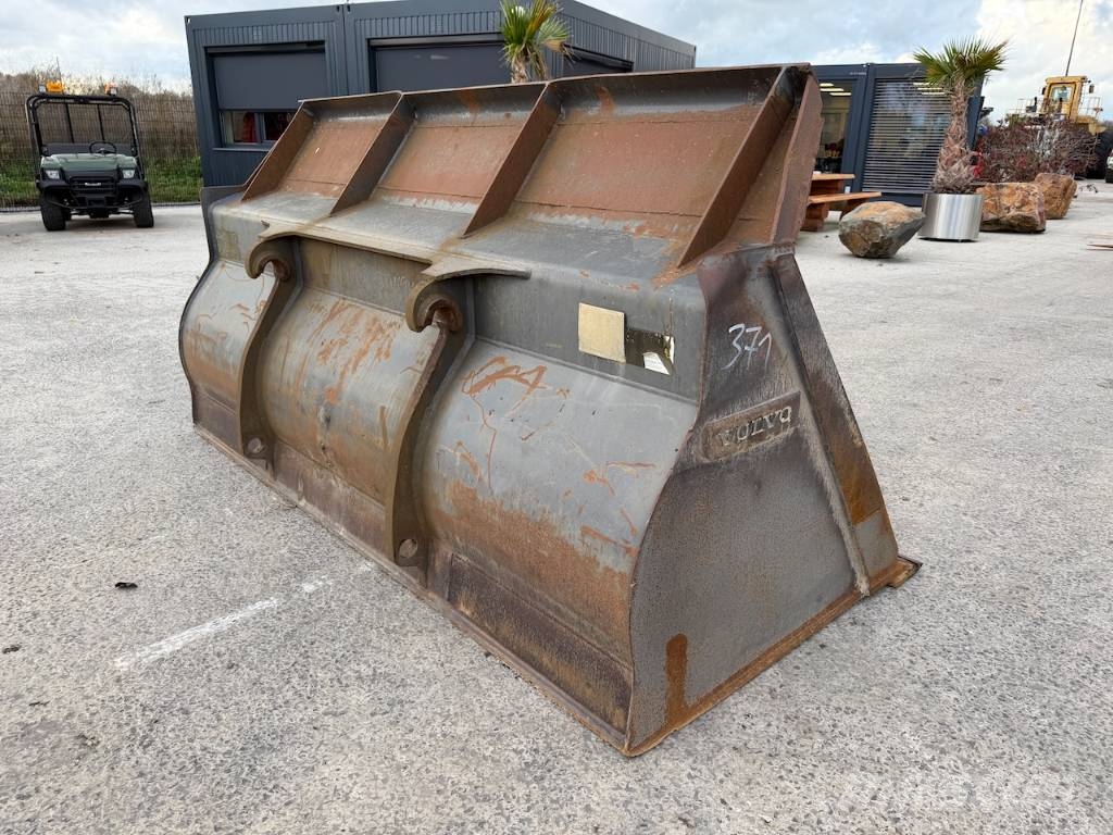 Volvo Loading bucket 267cm Volvo q/c connection Kausi