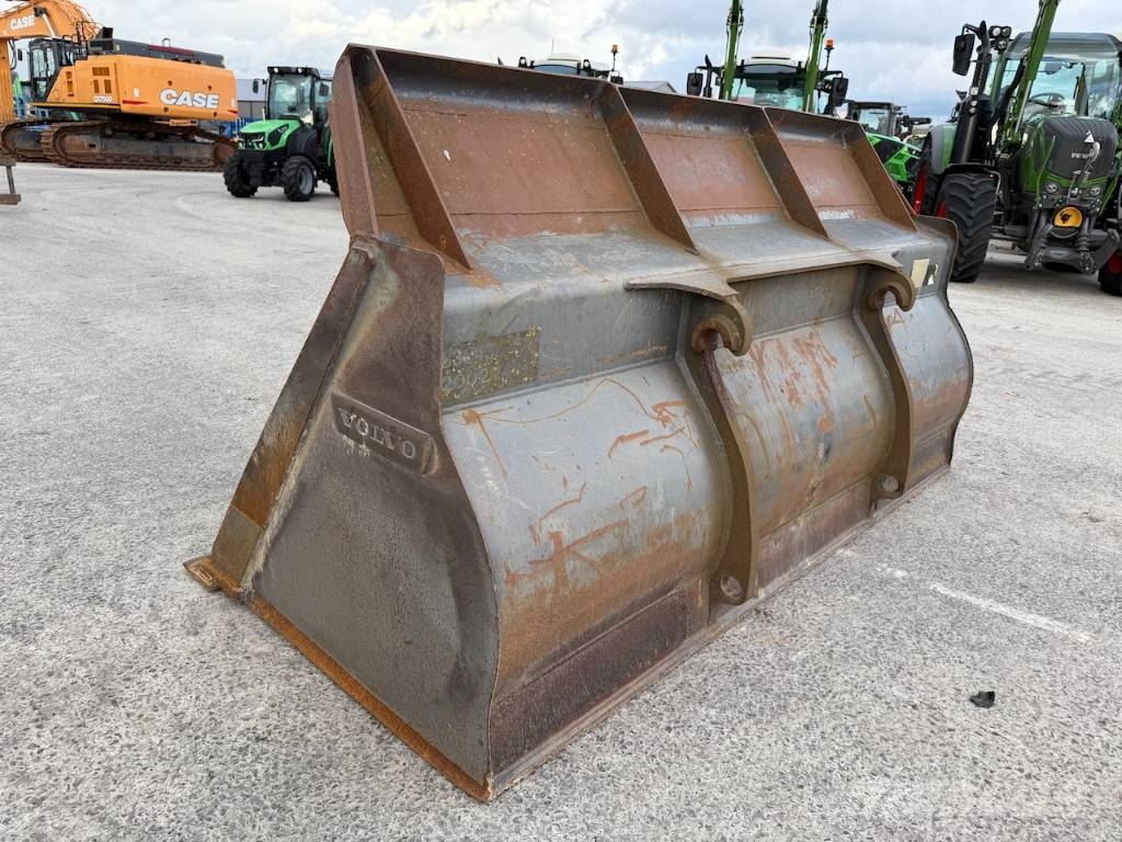 Volvo Loading bucket 267cm Volvo q/c connection Kausi