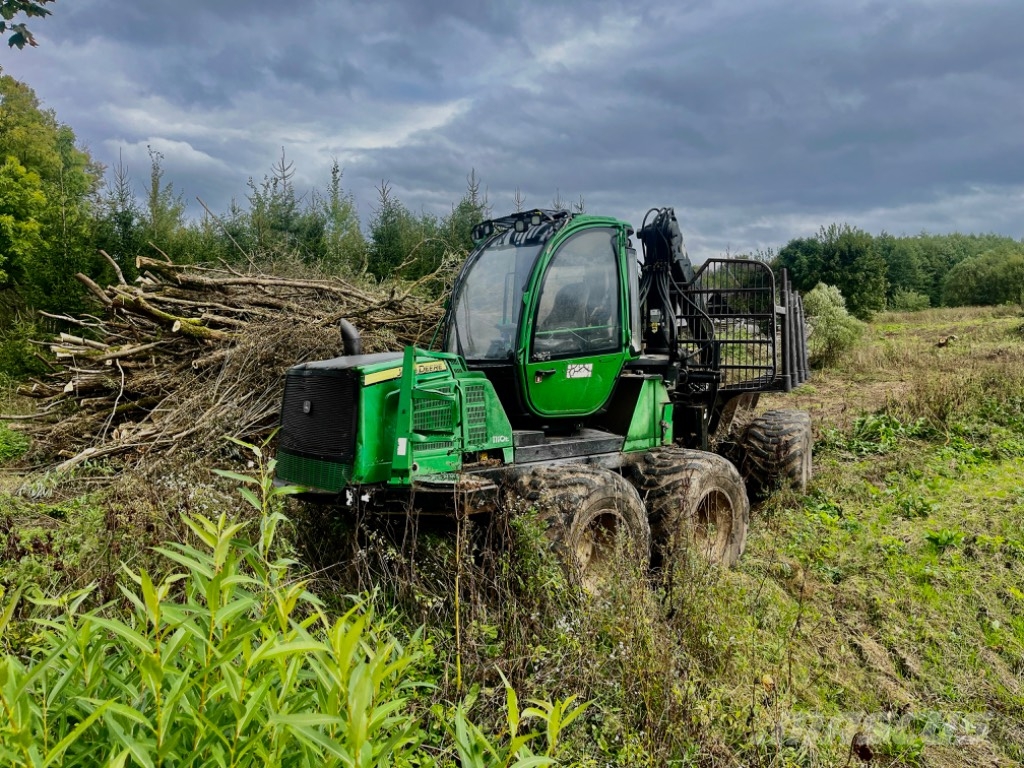 John Deere 1110 E, 2012, Lituanie Mascus France