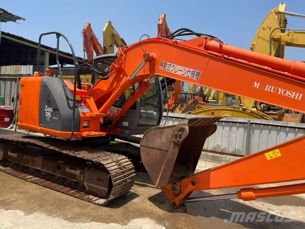 Hitachi ZX 135 Pásová rýpadla