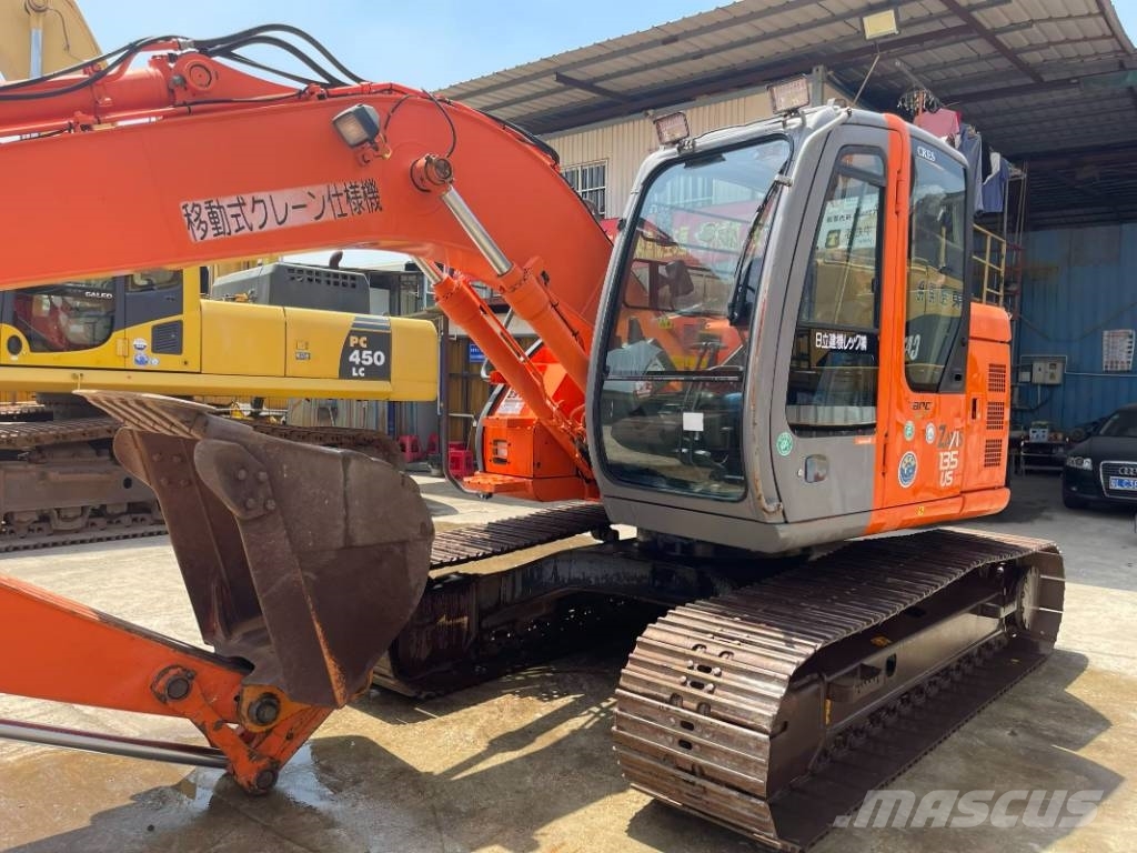Hitachi ZX 135 Pásová rýpadla