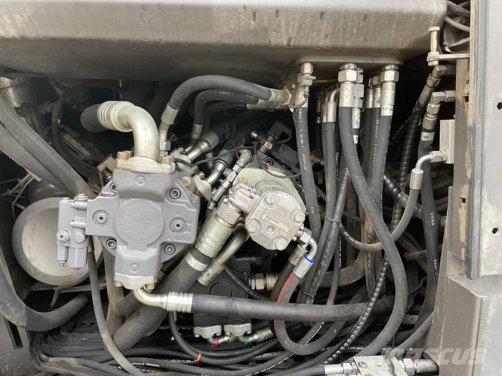 Volvo P7820C Asfaltni finišerji