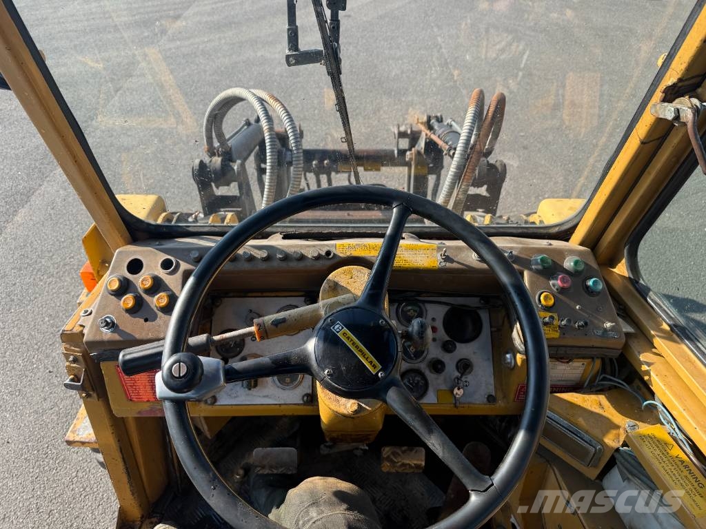 CAT 910 Pyöräkuormaajat