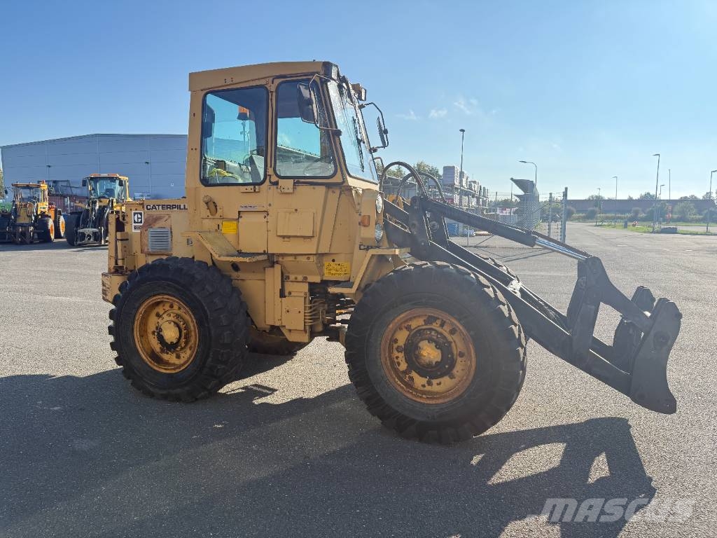 CAT 910 Pyöräkuormaajat