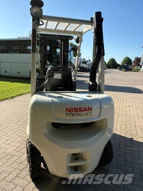 Nissan Y1D2A25Q Dyzeliniai krautuvai