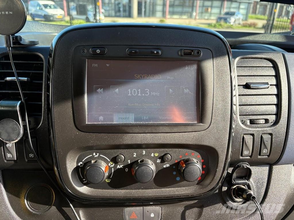 Opel Vivaro 1600 cc + 120 HP + EURO 5 + MANUAL Zabojni kombi