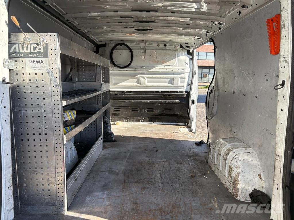 Opel Vivaro 1600 cc + 120 HP + EURO 5 + MANUAL Zabojni kombi
