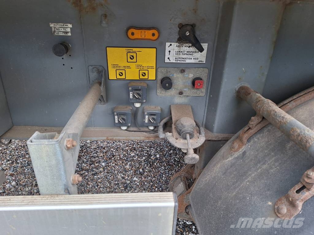 AMT TK400 4 akslet 60m3 tiptrailer Kallur-poolhaagised
