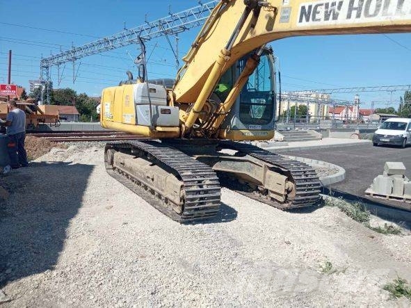 New Holland E 245 B LC Верижен екскаватор