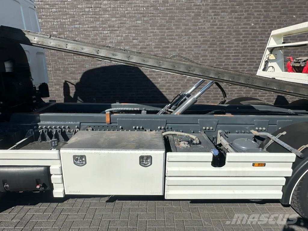 DAF CF 410 6X2 M4SN3 OPRIJWAGEN / MACHINE TRANSPORTER Járműszállítók