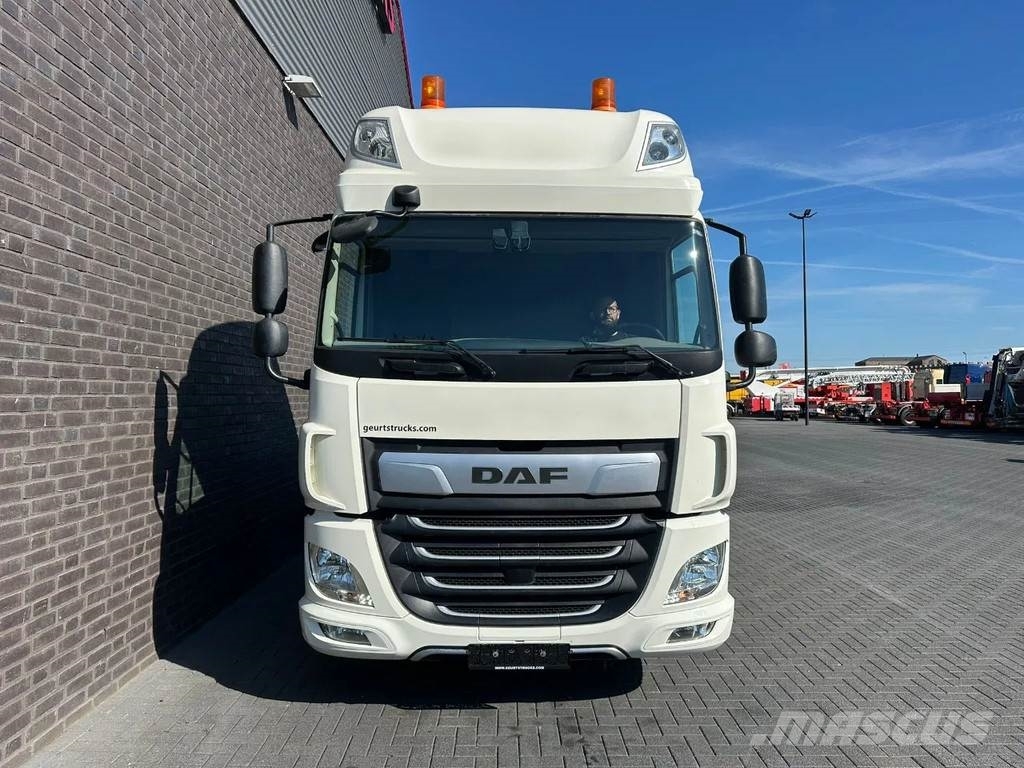 DAF CF 410 6X2 M4SN3 OPRIJWAGEN / MACHINE TRANSPORTER Járműszállítók