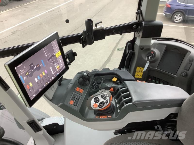 CLAAS XERION 4200 TRAC VC Tractoren