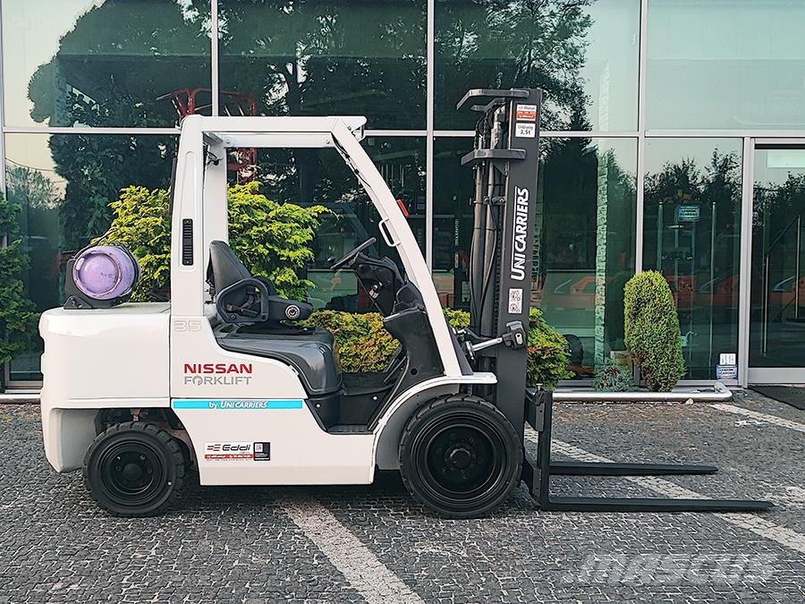 Nissan UniCarriers UG1F2A35DU LPG forklifts