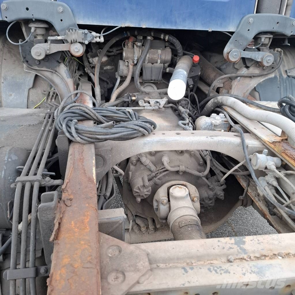 Scania P114GB 6X2 4500 Шасі з кабіною