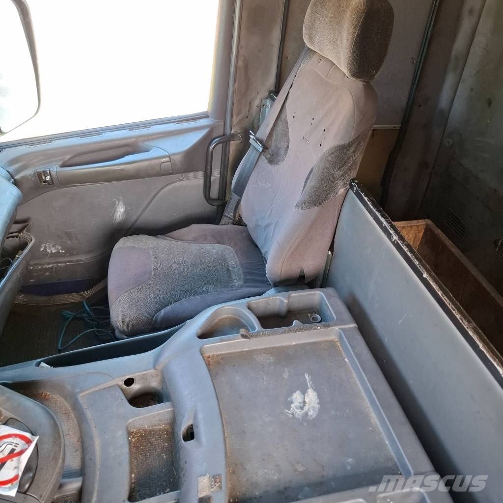 Scania P114GB 6X2 4500 Шасі з кабіною
