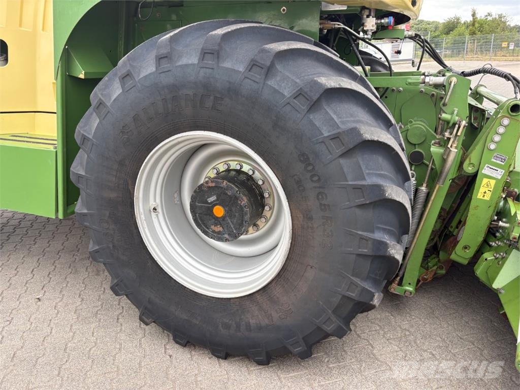 Krone BIG X 600 *MAN V8* Kombajni za stočnu hranu