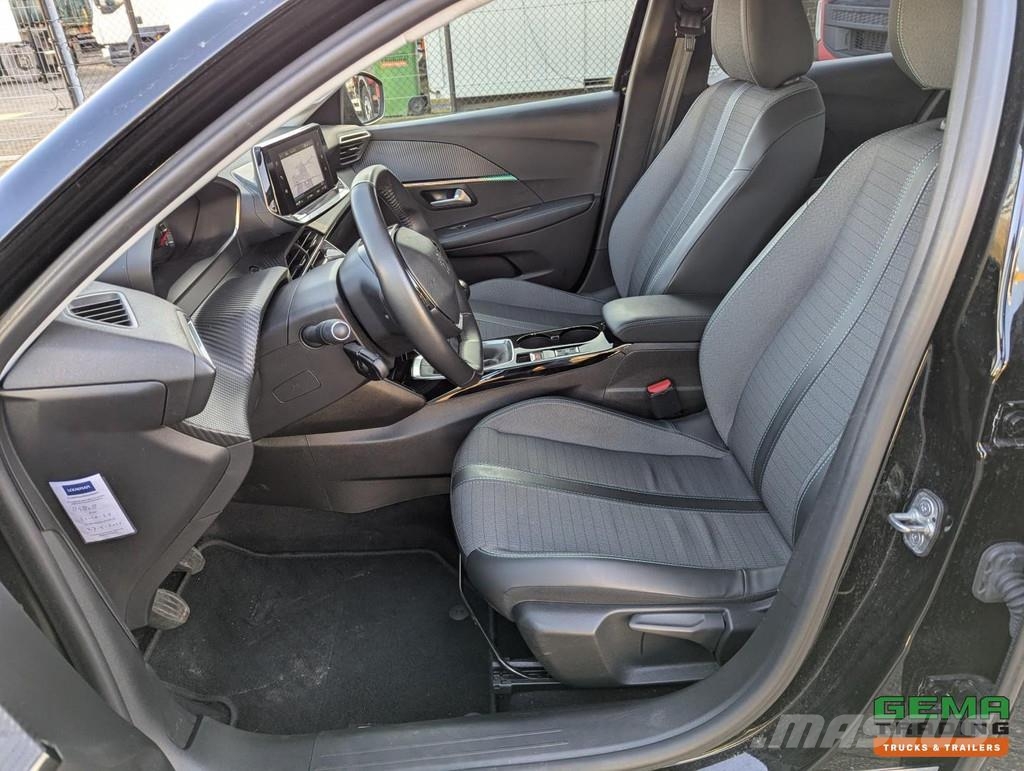 Peugeot 208 1.2 PureTech Active Pack - 73,000 km - Manual Carros
