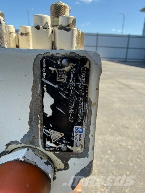 Liebherr R 944 B USED HYDRAULIC BLOCK Hydraulics