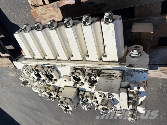 Liebherr R 944 B USED HYDRAULIC BLOCK Hydraulics