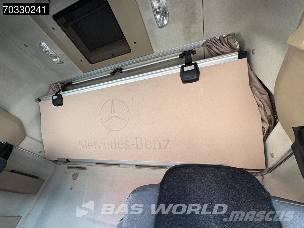 Mercedes-Benz Actros 2551 Actros 6X2 GigaSpace Retarder Liftachs 中古トラクターヘッド | トレーラーヘッド