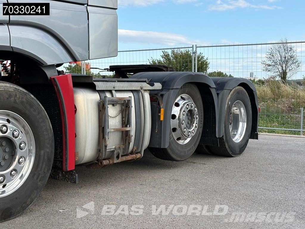 Mercedes-Benz Actros 2551 Actros 6X2 GigaSpace Retarder Liftachs 中古トラクターヘッド | トレーラーヘッド