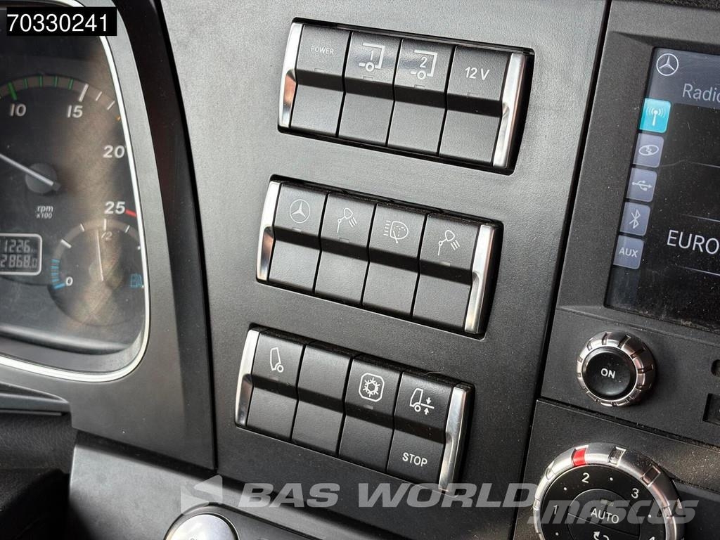 Mercedes-Benz Actros 2551 Actros 6X2 GigaSpace Retarder Liftachs 中古トラクターヘッド | トレーラーヘッド