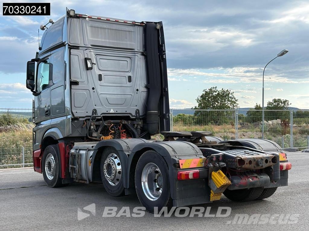 Mercedes-Benz Actros 2551 Actros 6X2 GigaSpace Retarder Liftachs 中古トラクターヘッド | トレーラーヘッド