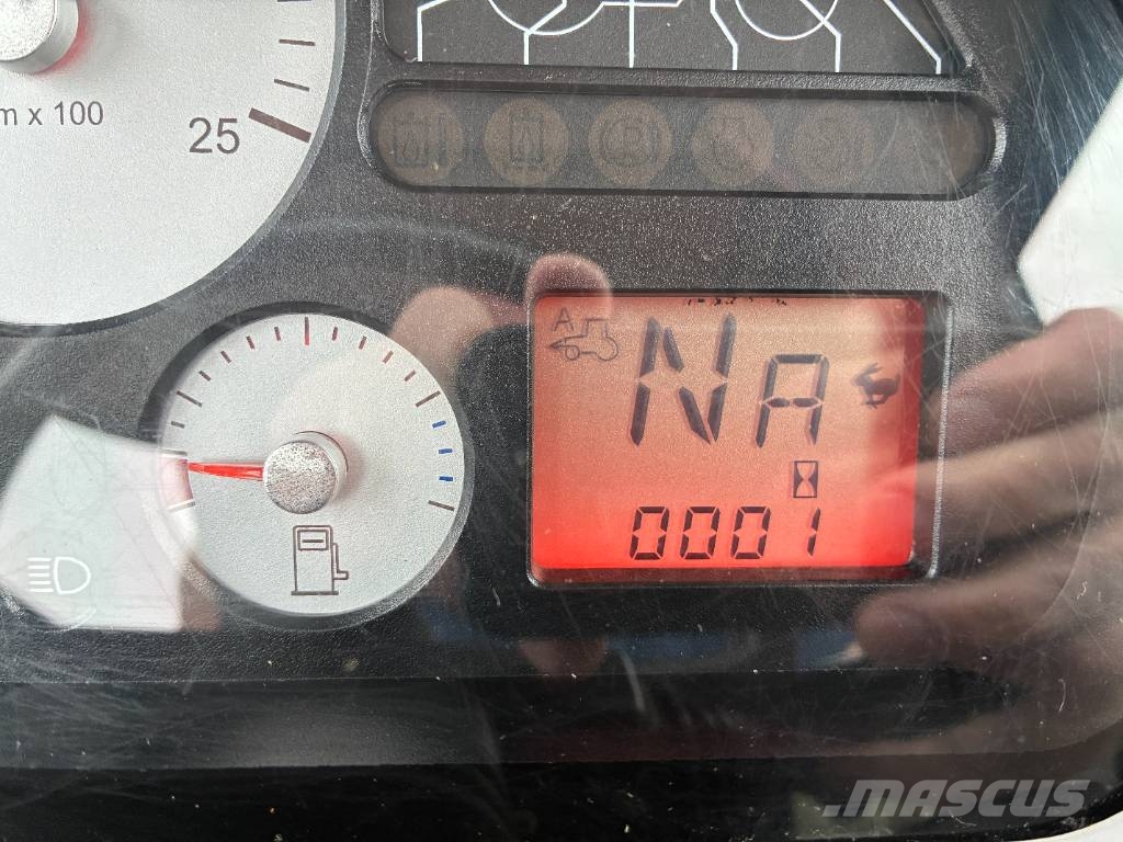 Massey Ferguson 6480 etunostolaite ja etuvoimanotto Трактора